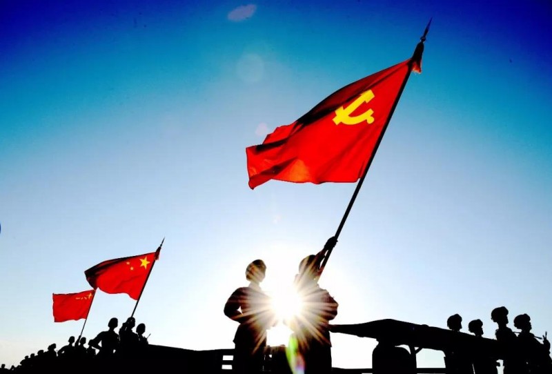 就是挺起的精神坐标,中国脊梁!